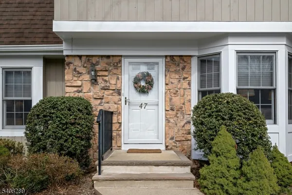 $875,000 | 47 Dexter Drive North, Bernards, NJ 07920