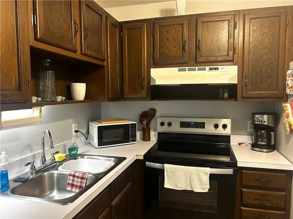 $1,300 | 15 Vista Gdns Trail, Unit 104, Vero Beach, FL 32962