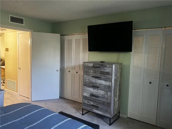 $1,300 | 15 Vista Gdns Trail, Unit 104, Vero Beach, FL 32962