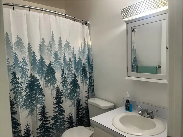 $1,300 | 15 Vista Gdns Trail, Unit 104, Vero Beach, FL 32962