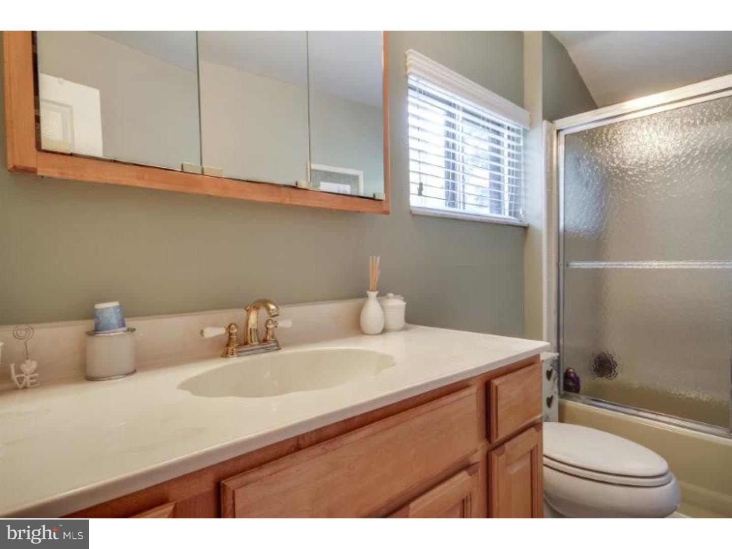 117 Capella Road Sewell, NJ 08080 - Photo 17 of 25 Bathroom
