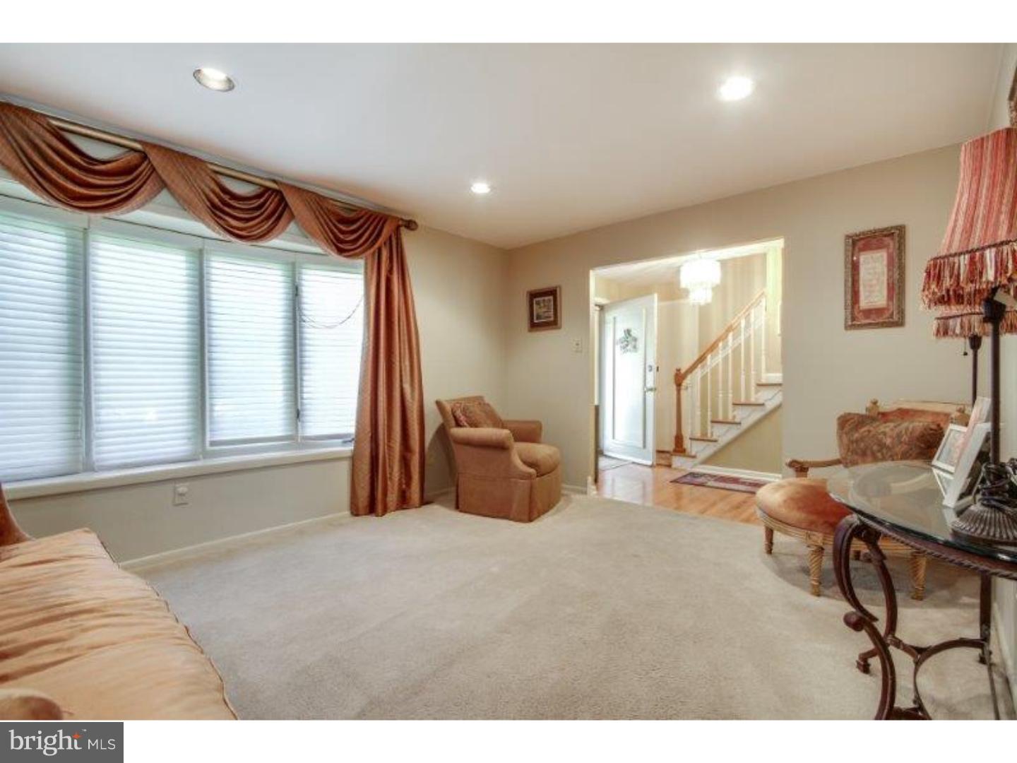 117 Capella Road Sewell, NJ 08080 - Photo 4 of 25 Living Room