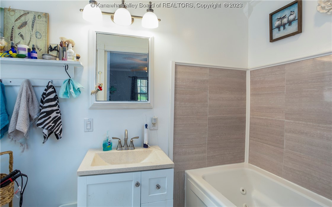 239 Bluelick Road Winfield, WV 25213 - Photo 24 of 36 Gallery Image 24