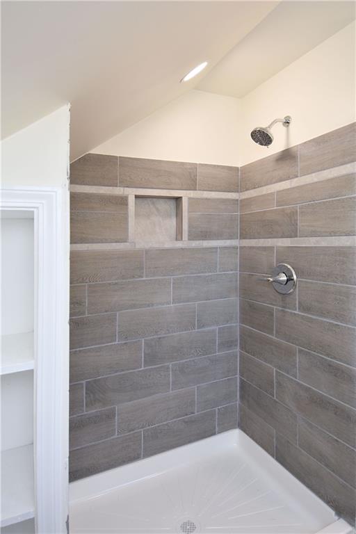 4020 Brighton Road Pittsburgh, PA 15212 - Photo 9 of 18 Gallery Image 9