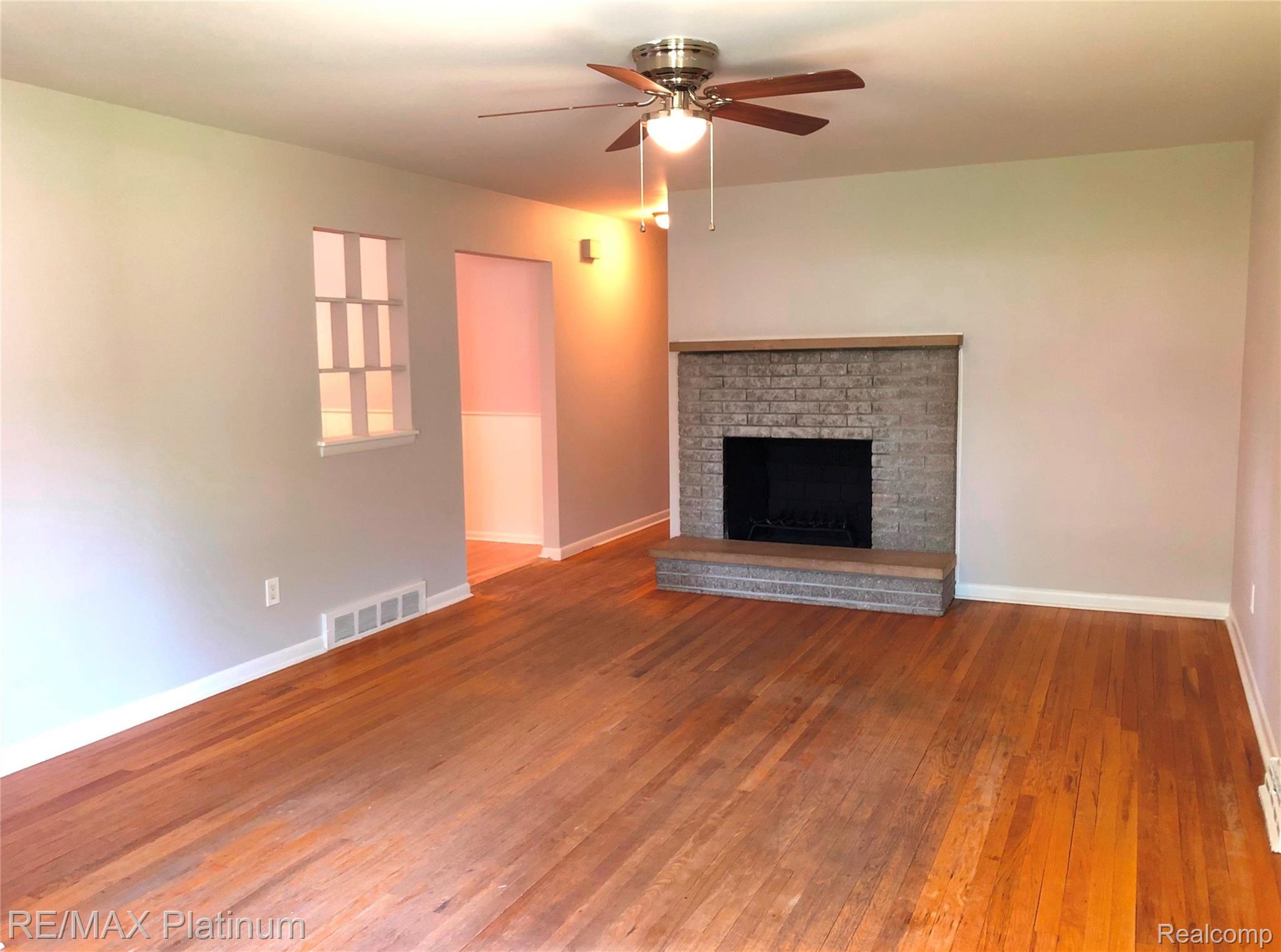 2129 Highfield Road Waterford, MI 48329 - Photo 5 of 18 05.JPG