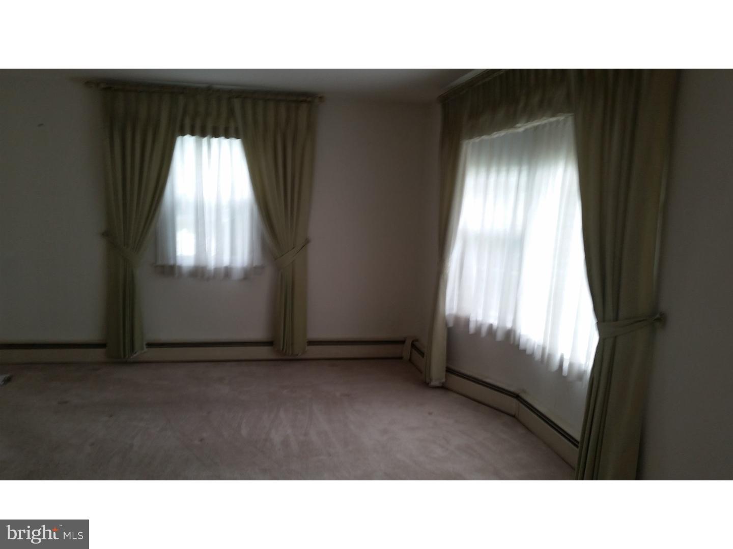 3140 East County Line Road Hatboro, PA 19040 - Photo 7 of 22 Living Room