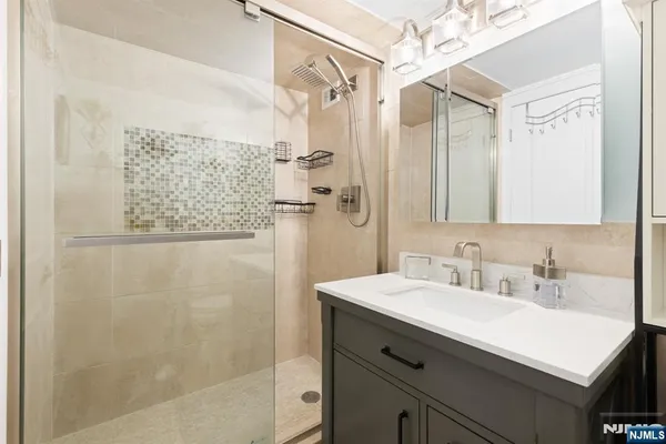 $3,950 | 9060 Palisade Avenue, Unit 1026, North Bergen, NJ 07047