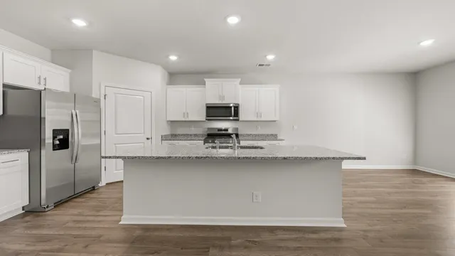 $368,070 | 704 Hollis Avenue, Grovetown, GA 30813