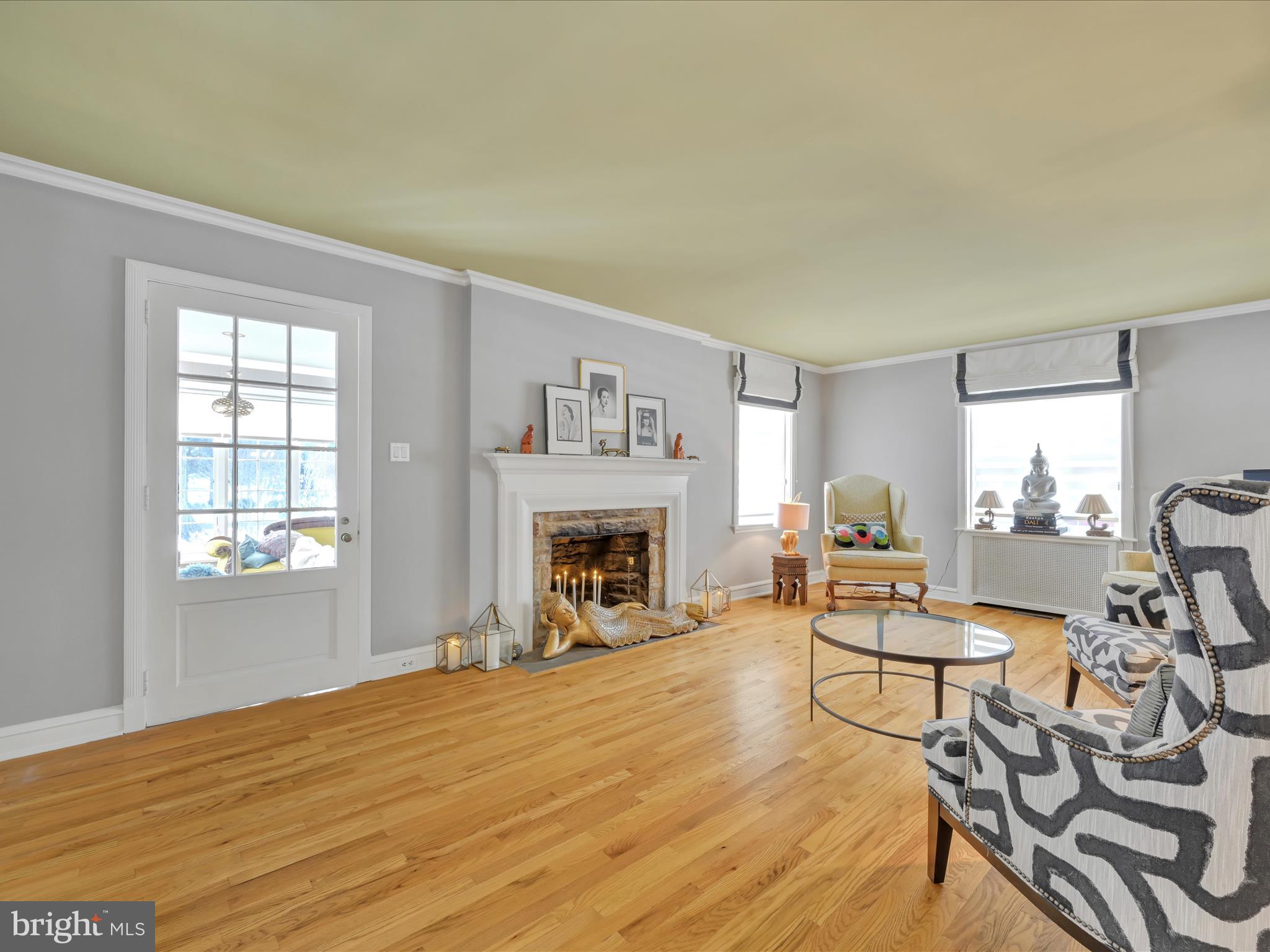 1401 Hillcrest Road Lancaster, PA 17603 - Photo 13 of 105 Living Room