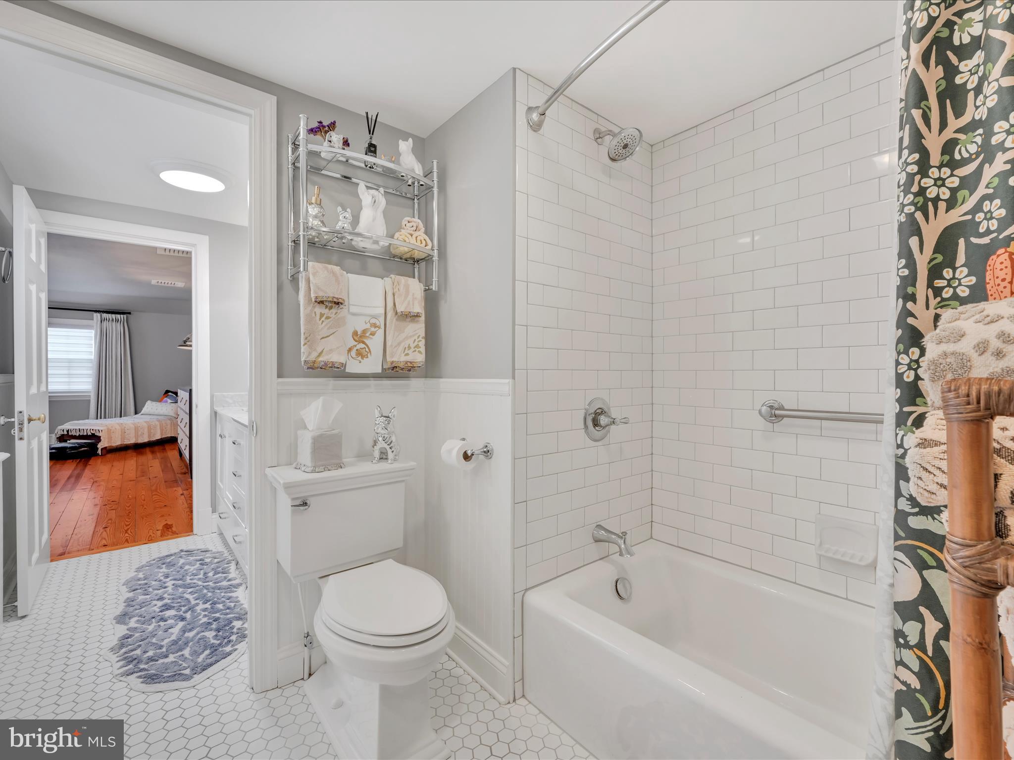 1401 Hillcrest Road Lancaster, PA 17603 - Photo 35 of 105 Primary Bathroom