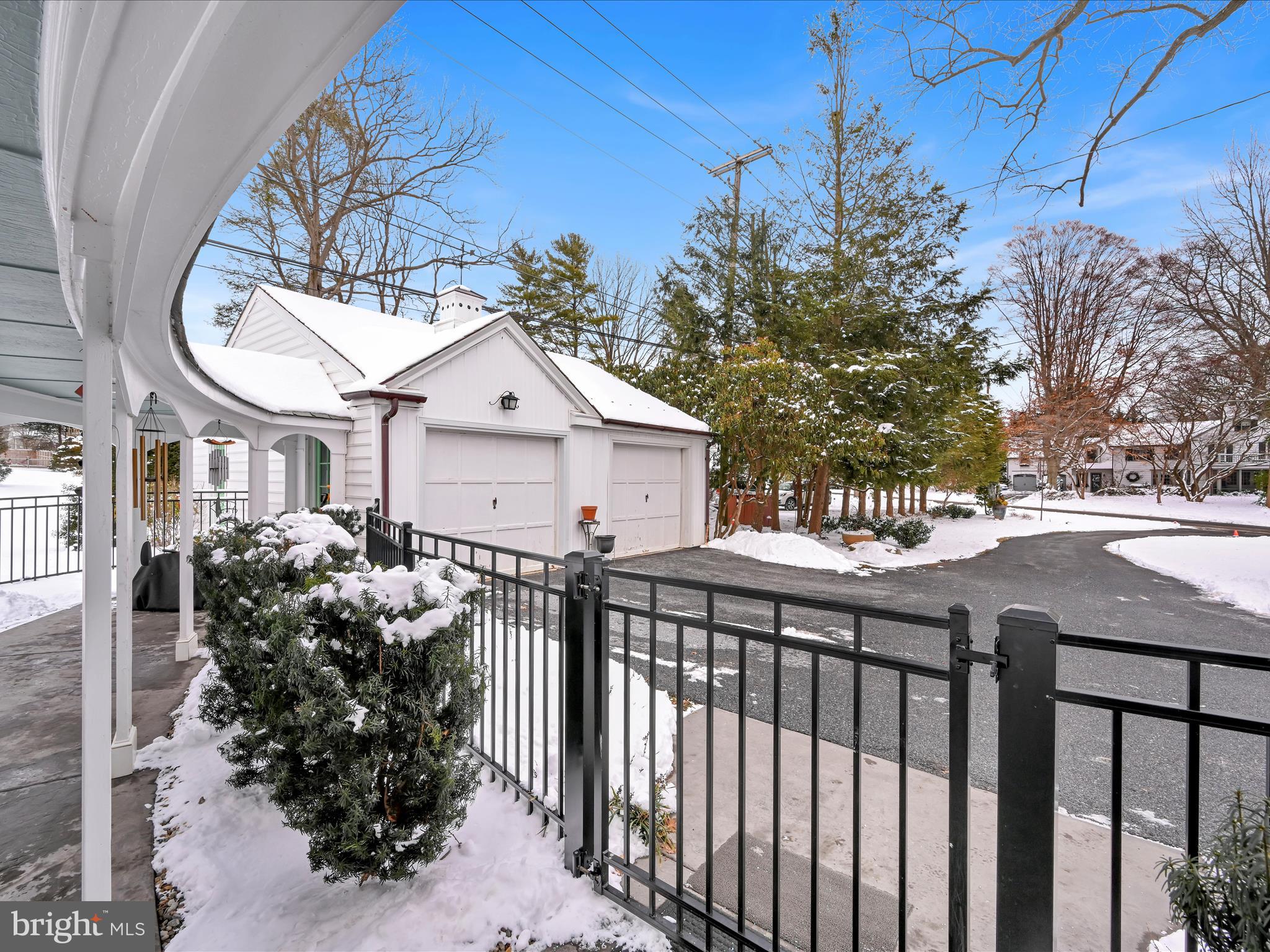 1401 Hillcrest Road Lancaster, PA 17603 - Photo 45 of 105 Driveway