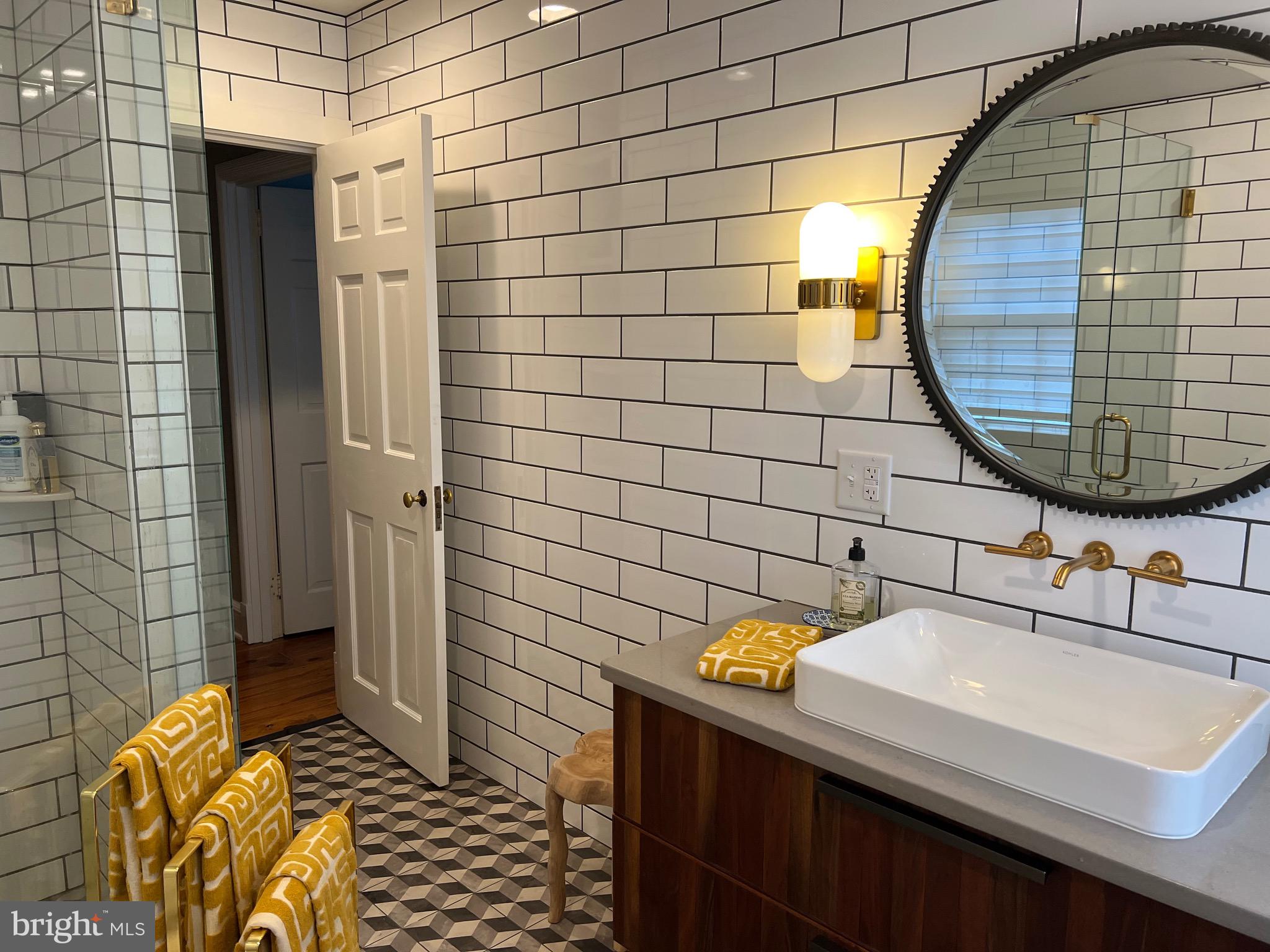 1401 Hillcrest Road Lancaster, PA 17603 - Photo 68 of 105 Hall Bath