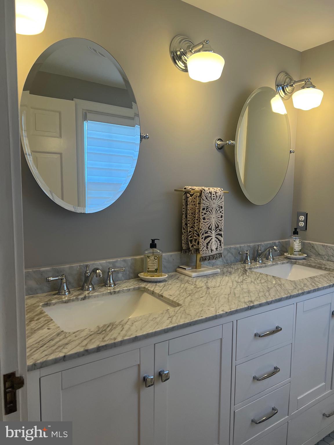 1401 Hillcrest Road Lancaster, PA 17603 - Photo 77 of 105 Primary Bath