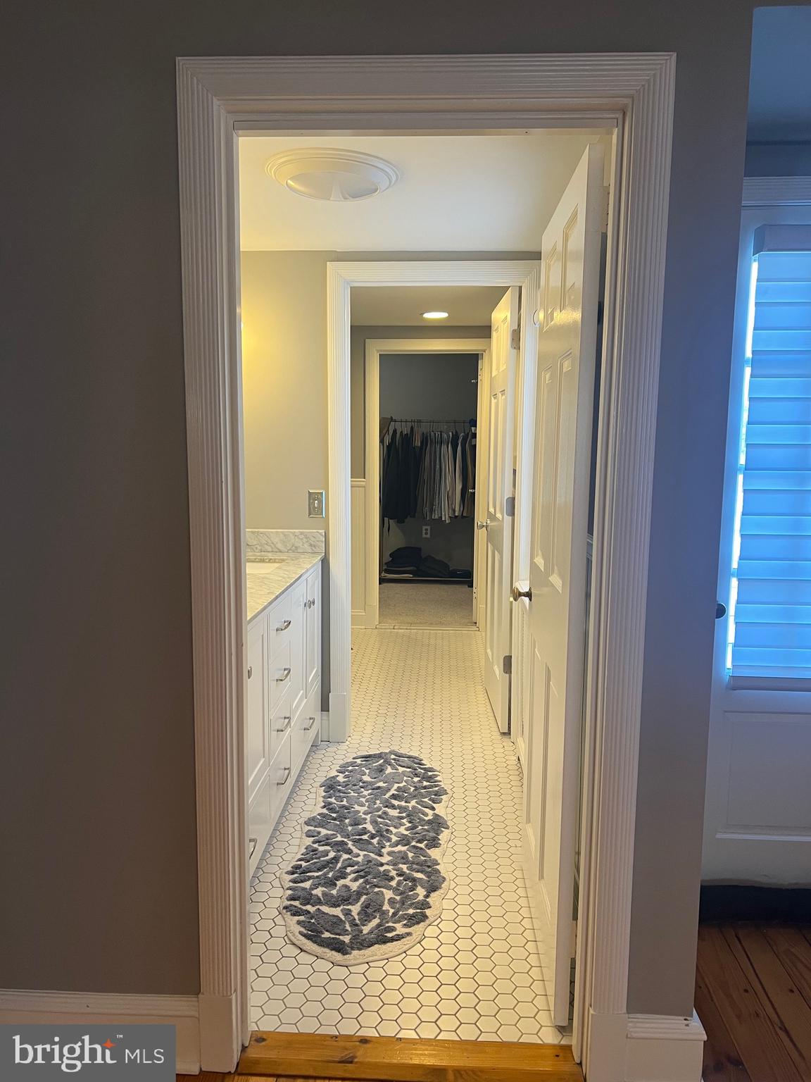 1401 Hillcrest Road Lancaster, PA 17603 - Photo 79 of 105 Primary Bath & Closet