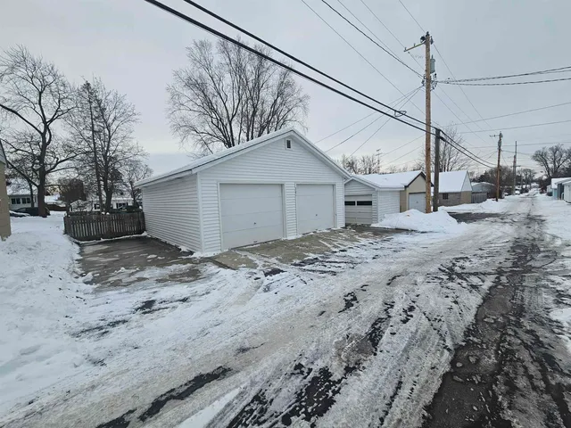 $272,000 | 321 East Carroll Street, Portage, WI 53901