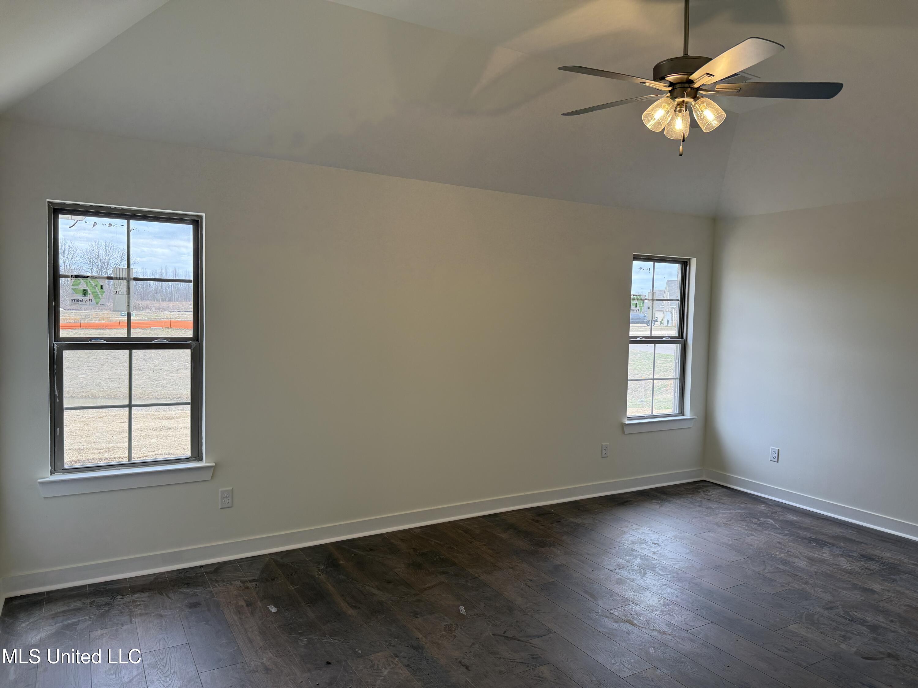 6588 Boxley Pointe, Unit POINTE Walls, MS 38680 - Photo 7 of 15 Primary Bedroom
