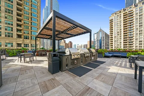 $300,000 | 30 East Huron Street, Unit 5306, Chicago, IL 60611