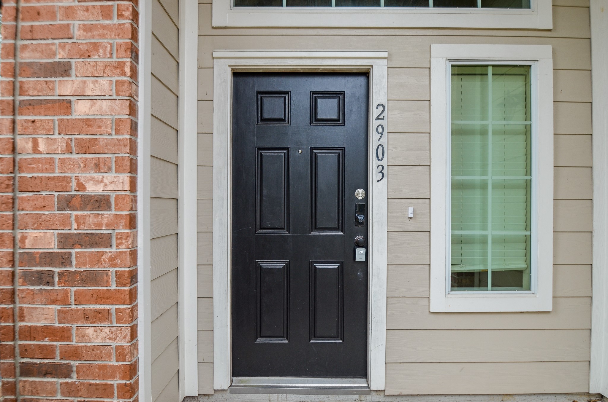 2903 Gaelic Green Street Houston, TX 77045 - Photo 3 of 32 a view of front door