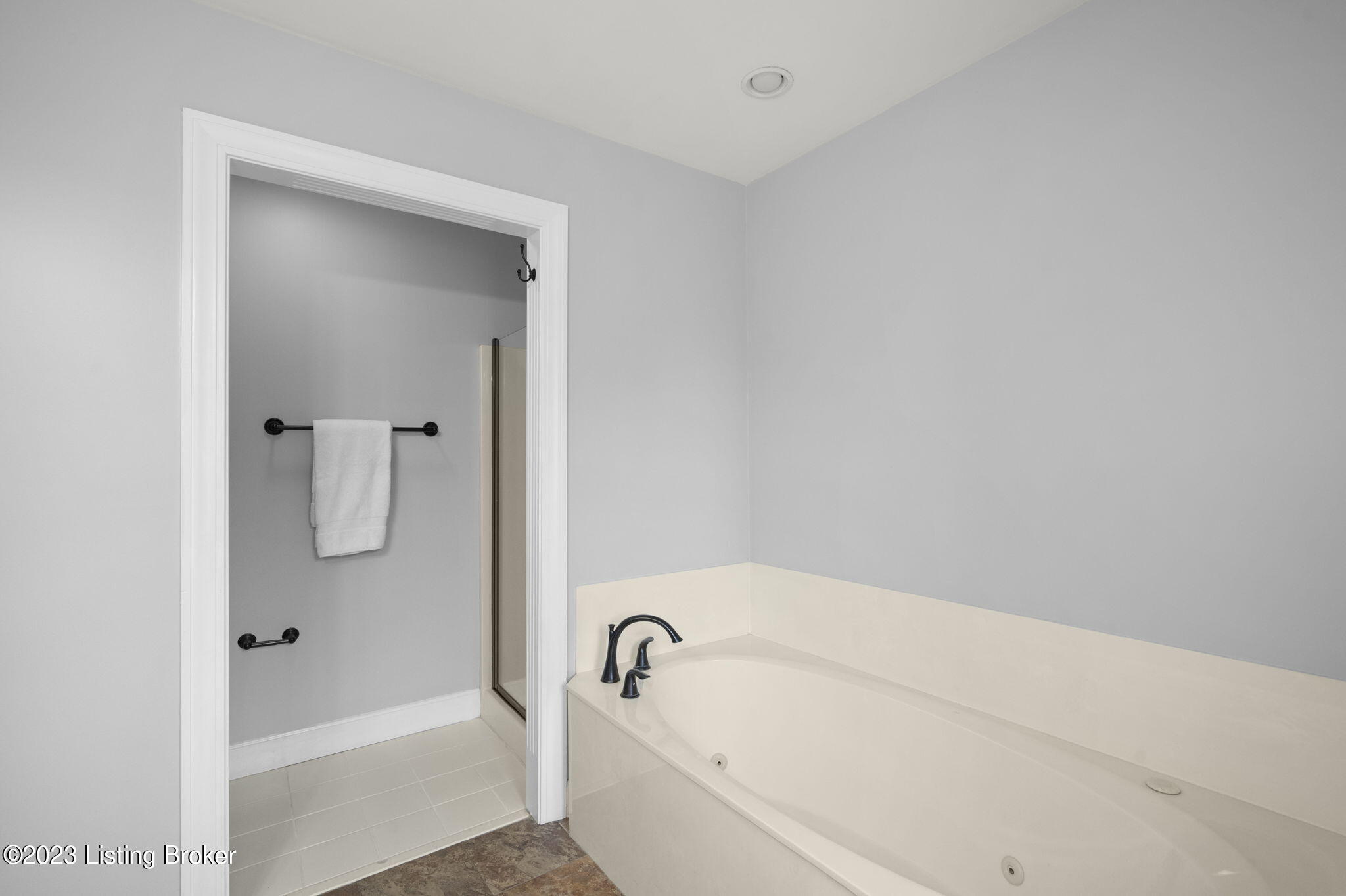 13510 Hunters Ridge Court Prospect, KY 40059 - Photo 21 of 41 NZ6_3939