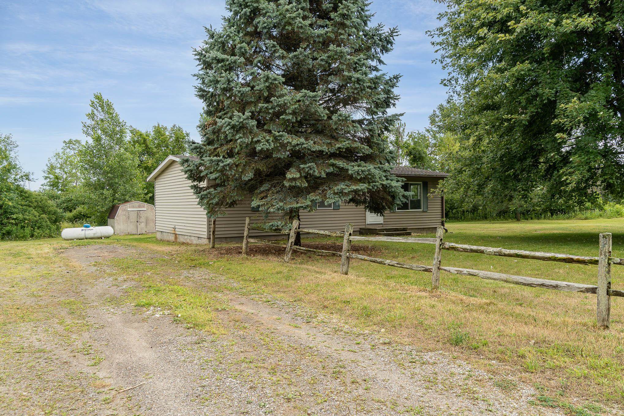 3441 Arenac State Road Standish, MI 48658 - Photo 3 of 25