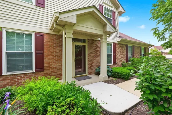 $394,500 | 779 Stonewall Court, Schaumburg, IL 60173