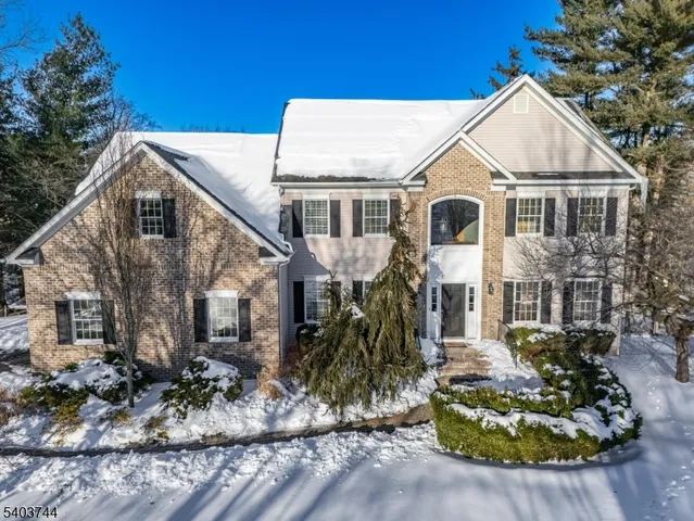 $985,000 | 5 Southgate Drive, Annandale, NJ 08801