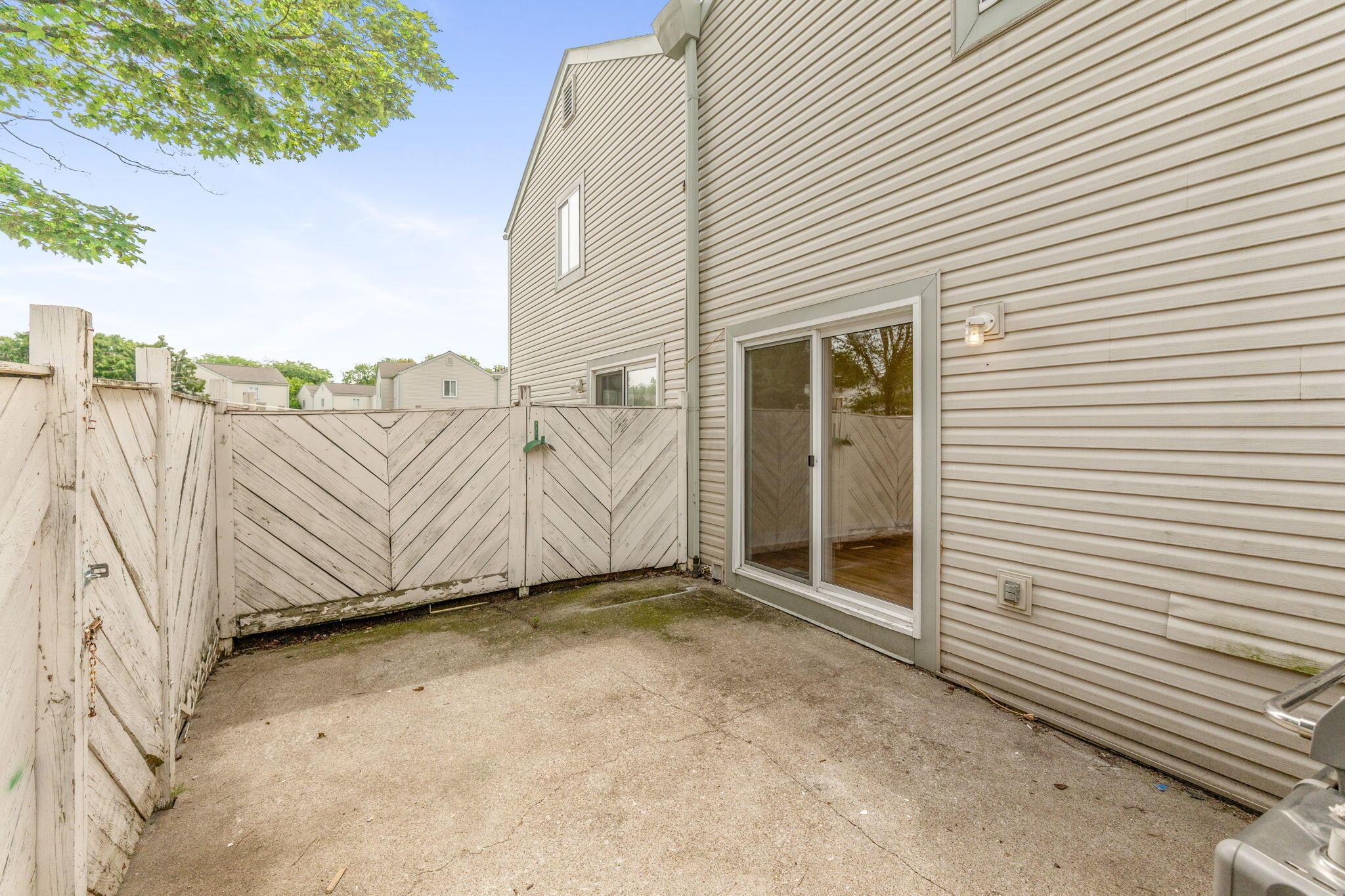 5198 Dierker Road, Unit D Columbus, OH 43220 - Photo 34 of 40 5198 Dierker Rd (Exterior-7