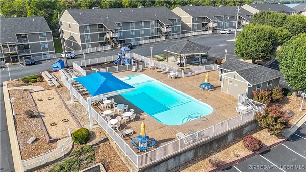 $400,000 | 611 Lazy Days Road, Unit S5, Osage Beach, MO 65065
