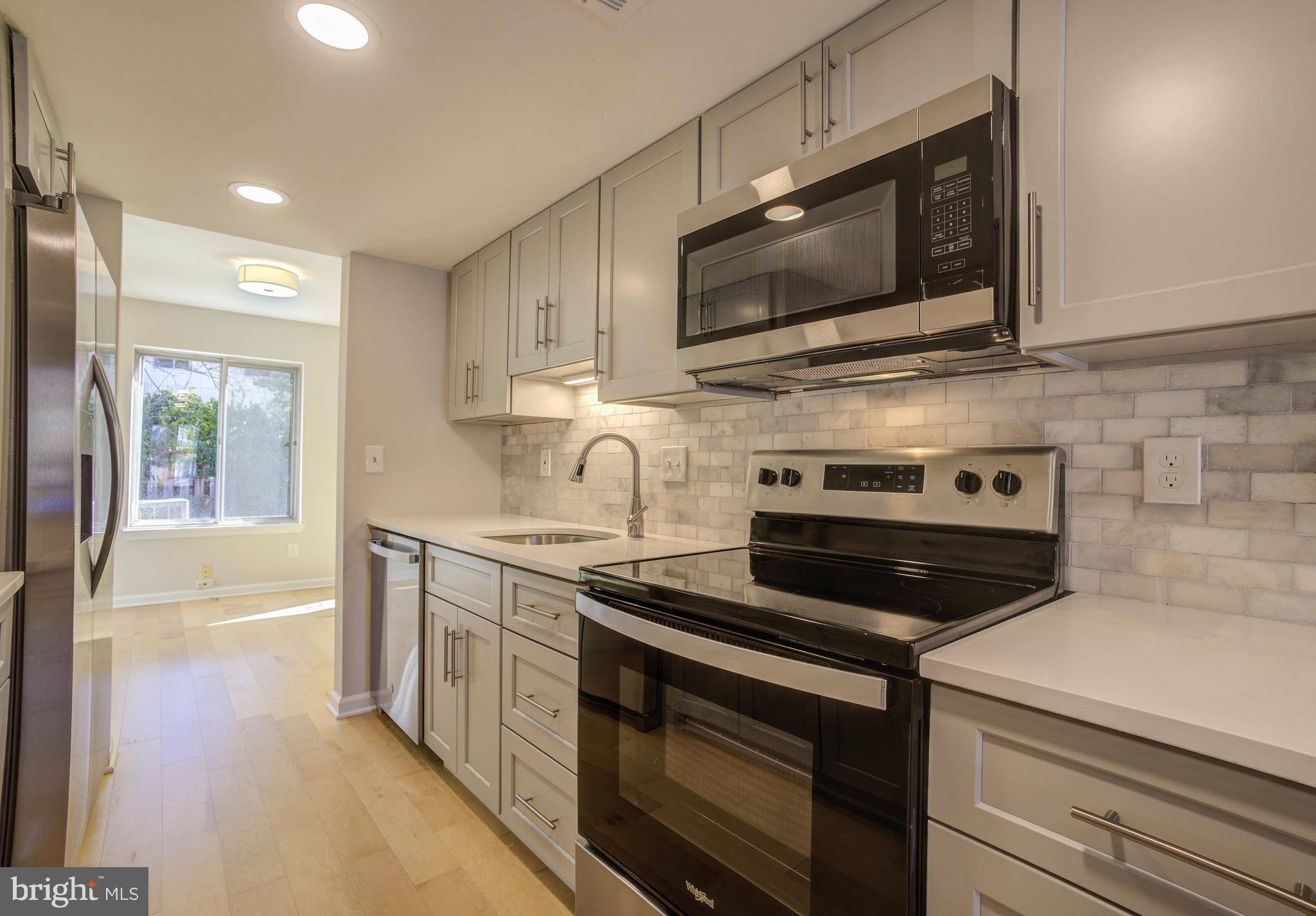 19431 Transhire Road Montgomery Village, MD 20886 - Photo 3 of 18 Kitchen