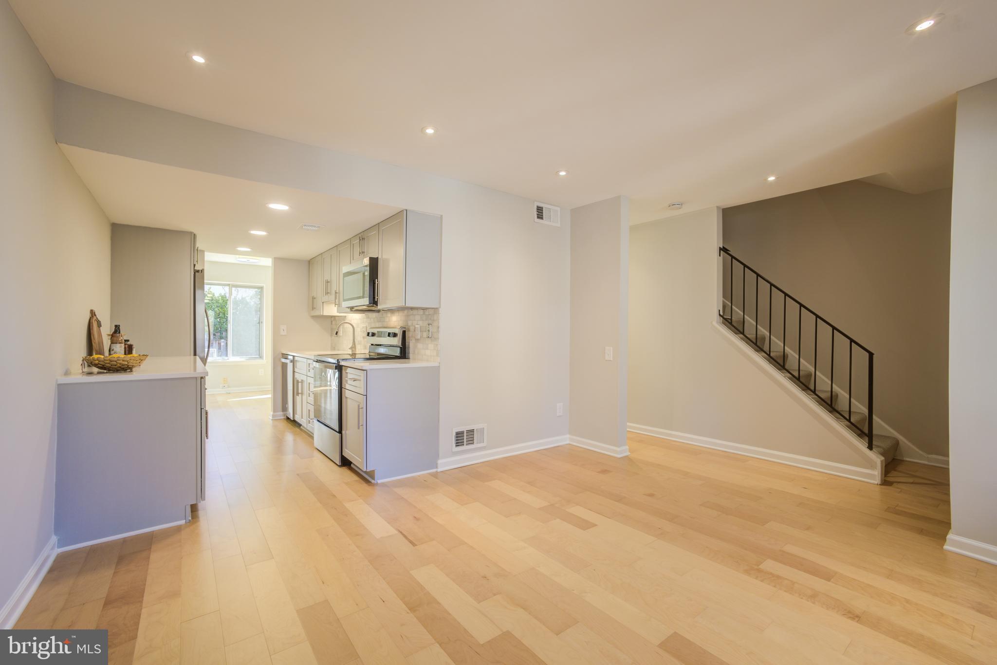 19431 Transhire Road Montgomery Village, MD 20886 - Photo 7 of 18 Dining Room/Kitchen