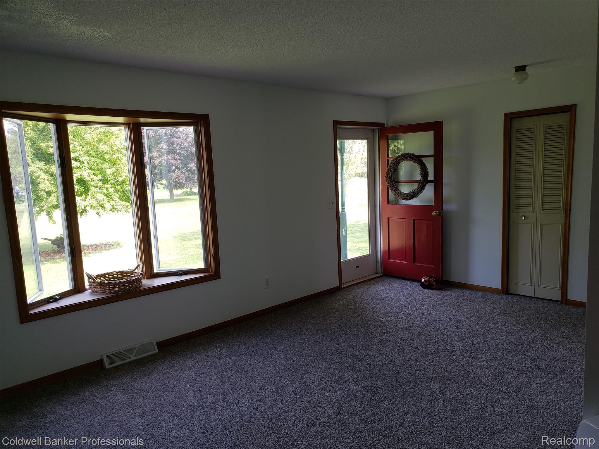 8201 North Nichols Road Flushing, MI 48433 - Photo 2 of 17 20190623_153158.jpg