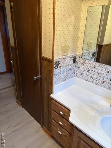 $1,795 | 418 North Service Road, St. Peters, MO 63376