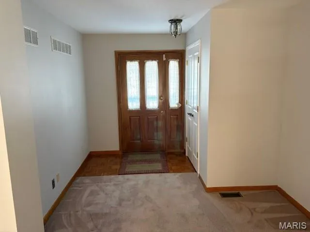 $1,795 | 418 North Service Road, St. Peters, MO 63376