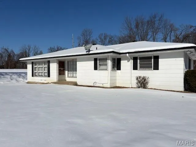 $1,795 | 418 North Service Road, St. Peters, MO 63376