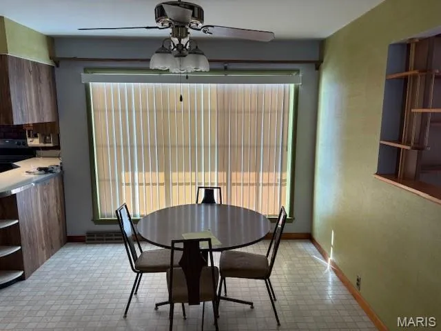 $1,795 | 418 North Service Road, St. Peters, MO 63376