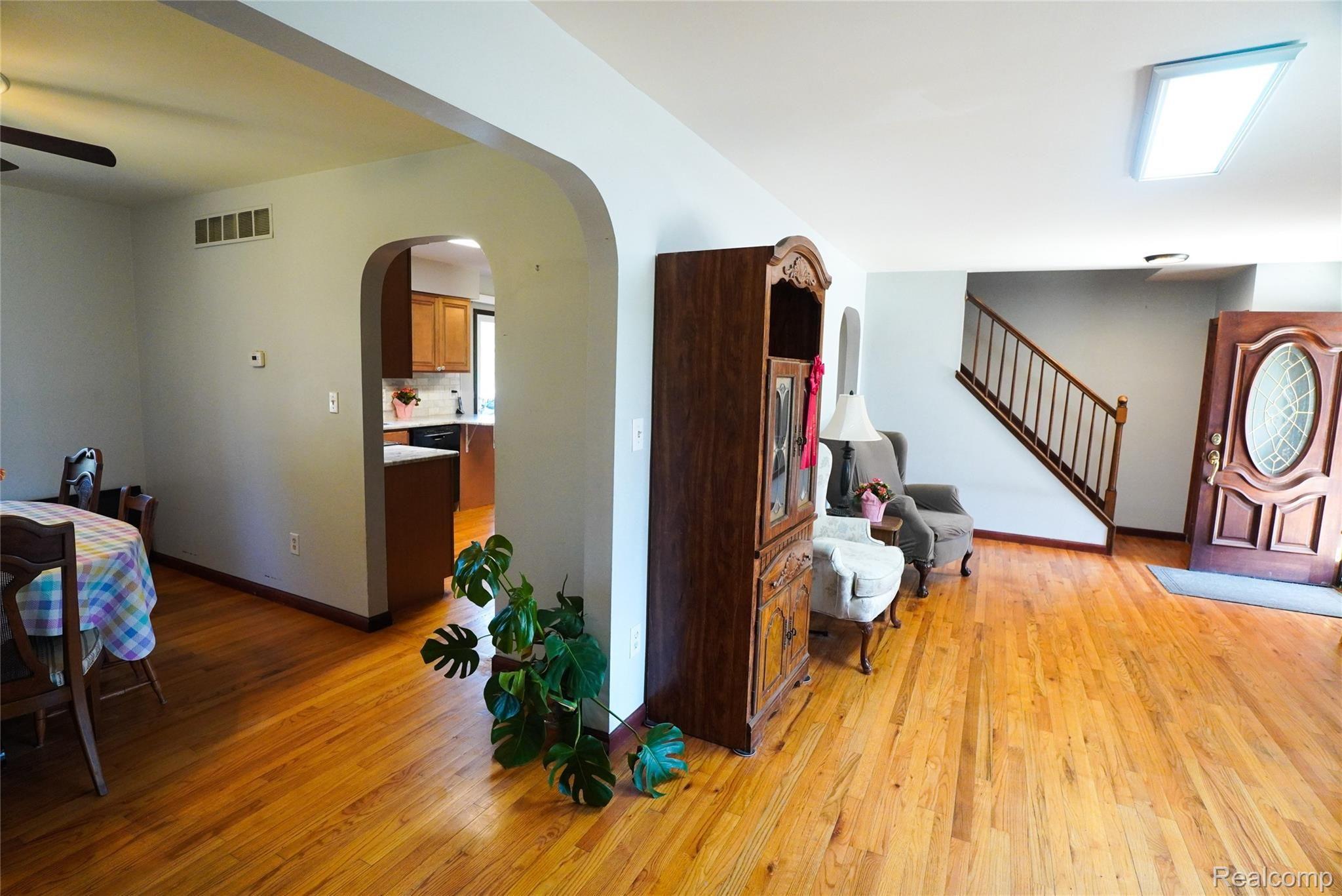 7160 Crofoot Road Fowlerville, MI 48836 - Photo 46 of 46 Nice Open Floor Plan!