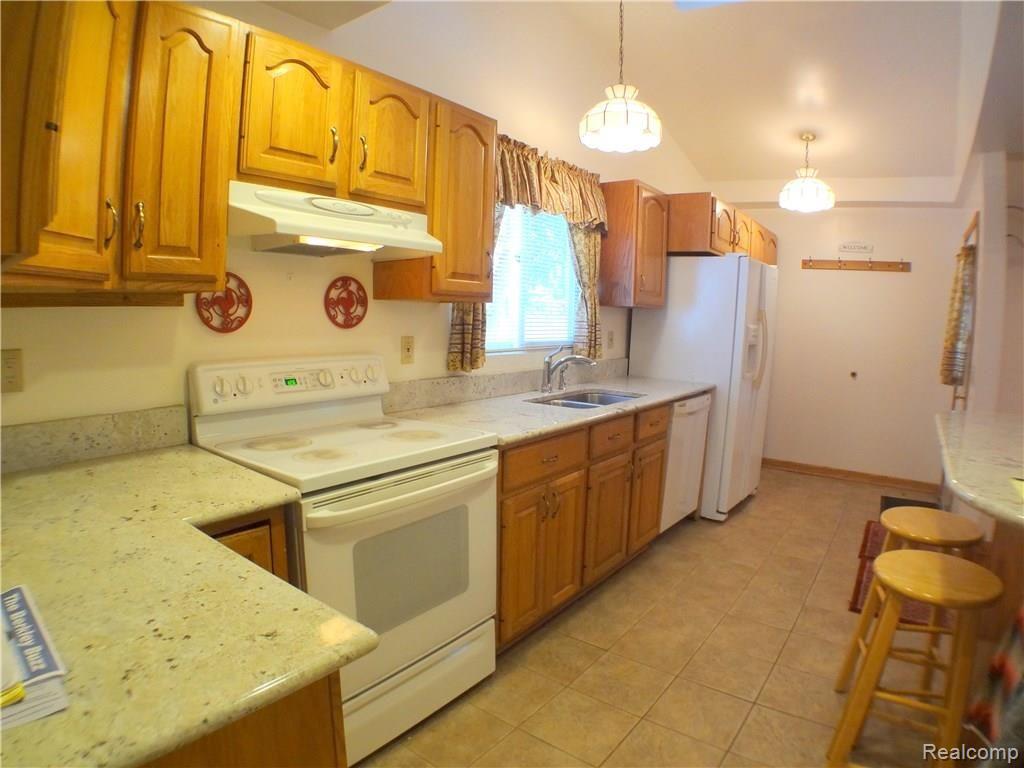 3132 Cumberland Road Berkley, MI 48072 - Photo 17 of 46 17-DSC07455.JPG