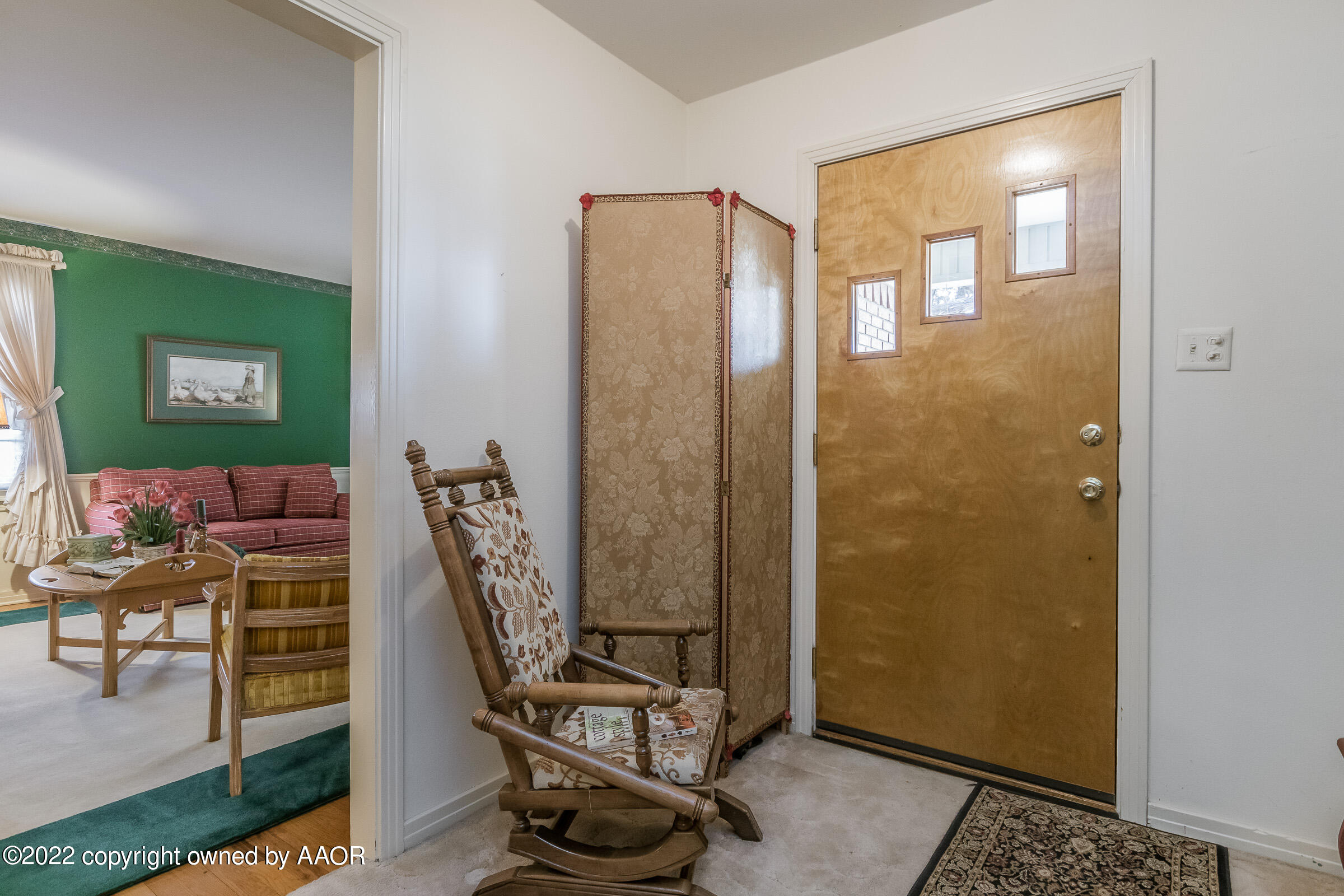 1538 Bell Street Amarillo, TX 79106 - Photo 4 of 26 a view of a hallway with chairs