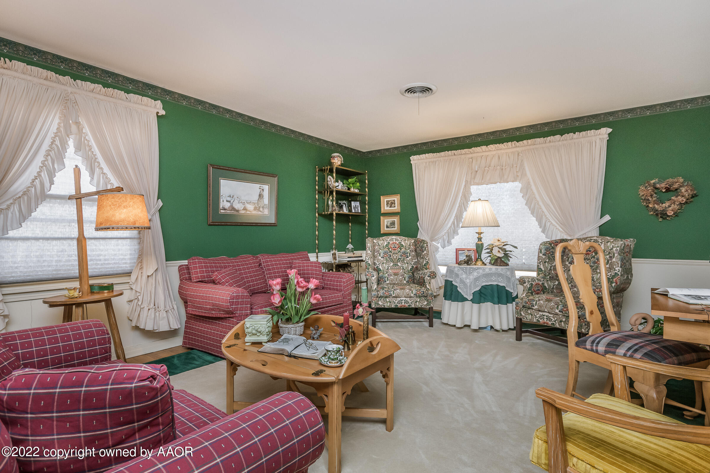 1538 Bell Street Amarillo, TX 79106 - Photo 6 of 26 a living room with furniture and a window