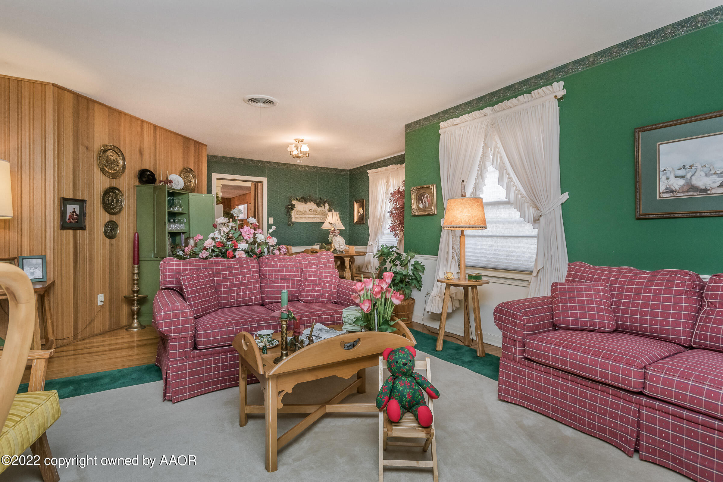 1538 Bell Street Amarillo, TX 79106 - Photo 7 of 26 a living room with furniture and a window