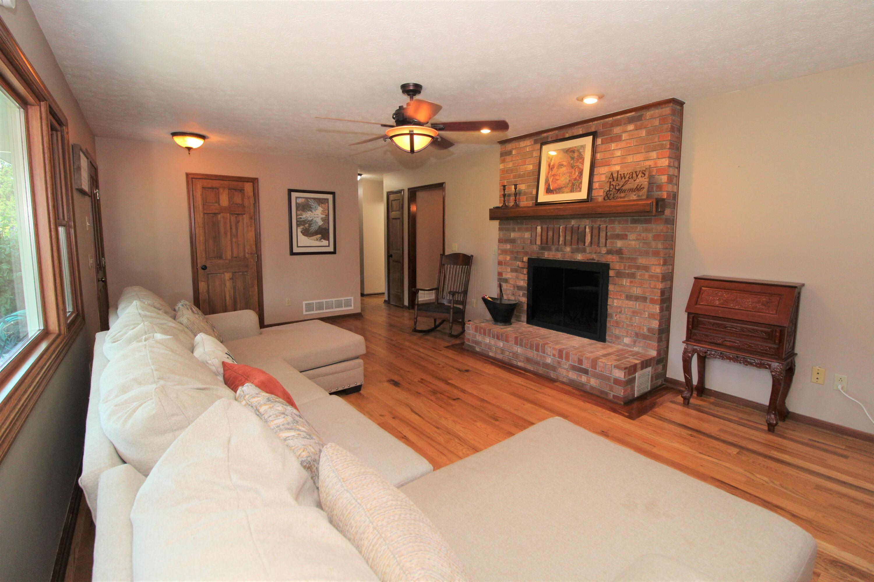 13820 Center Village Road Galena, OH 43021 - Photo 19 of 60 Living Room