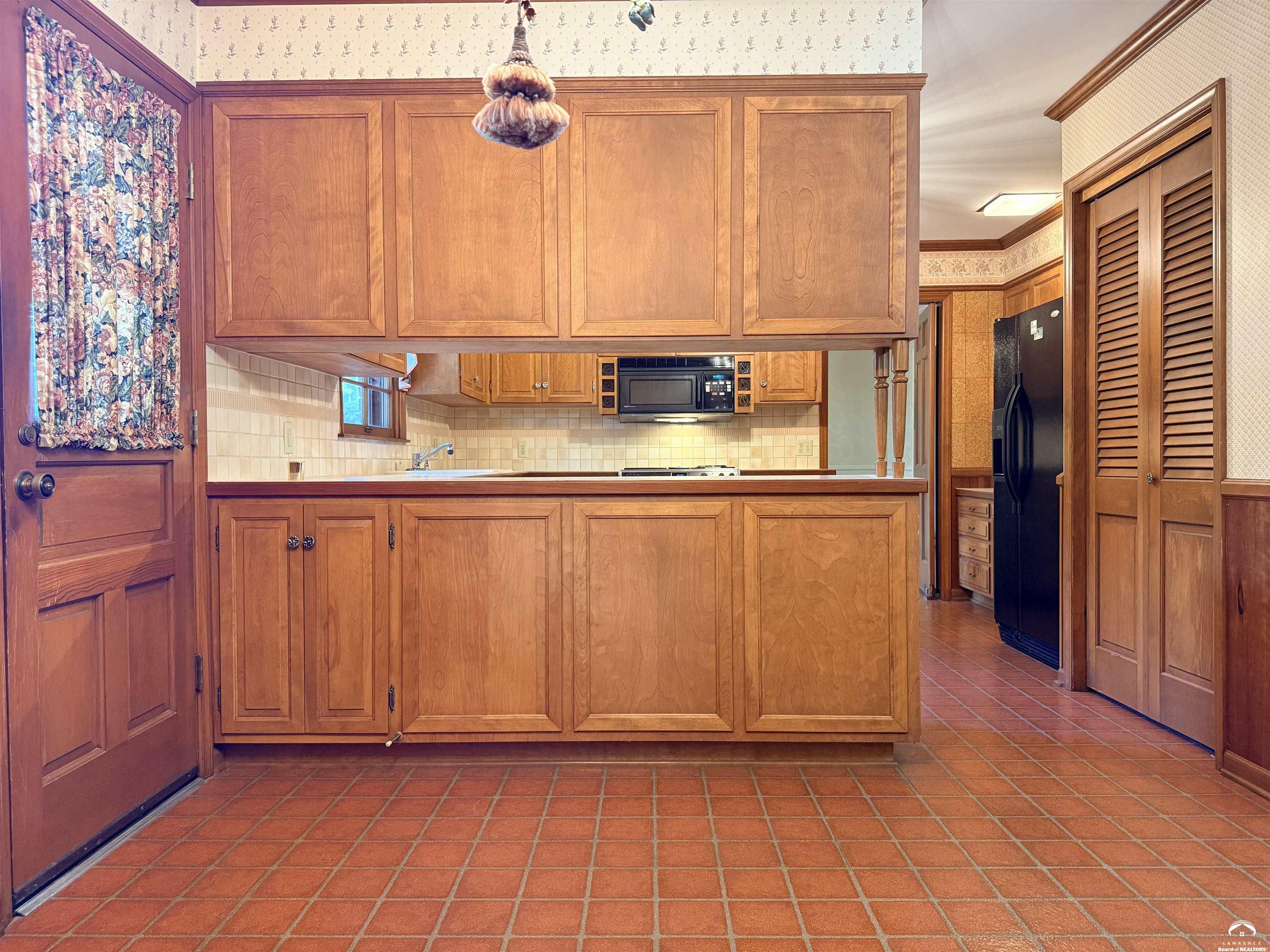 2806 Schwarz Road Lawrence, KS 66049 - Photo 17 of 72