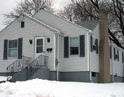 33 Grandview Road Pawtucket, RI 02860 - Photo 1 of 1 Exterior Front.