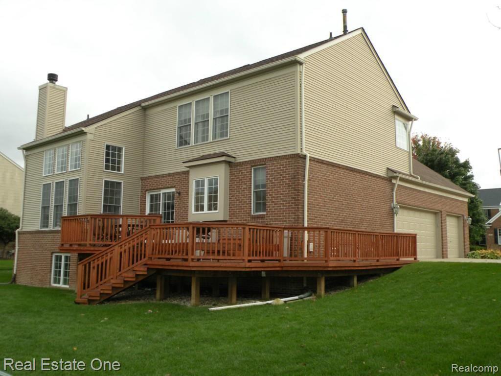774 Loggers Circle Rochester, MI 48307 - Photo 29 of 30 DSCN0663.jpg