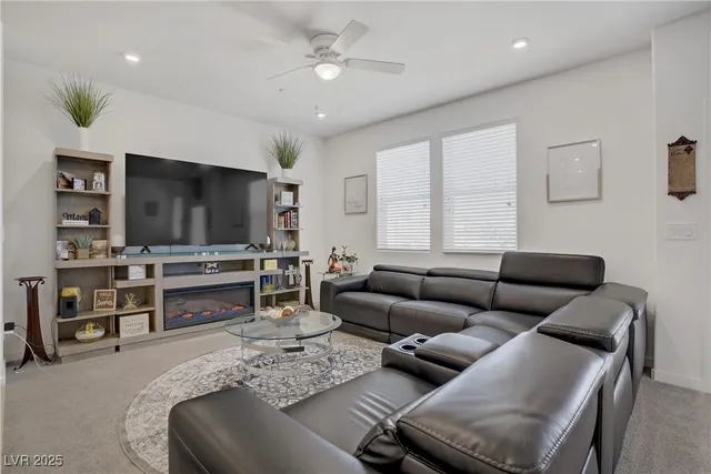 $424,900 | 664 Foam Flower Lane, Henderson, NV 89015