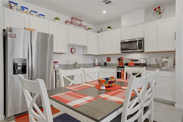 $419,999 | 664 Foam Flower Lane, Henderson, NV 89015