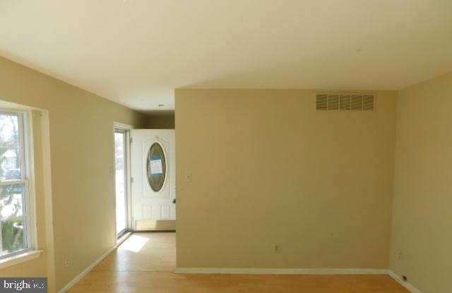 8253 Sheppard Road Pennsauken, NJ 08110 - Photo 4 of 18 Gallery Image 4