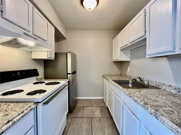 $825 | 701 West Sycamore Street, Unit 203, Denton, TX 76201