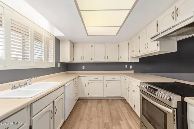 $400,000 | 3825 West Royal Palm Road, Phoenix, AZ 85051