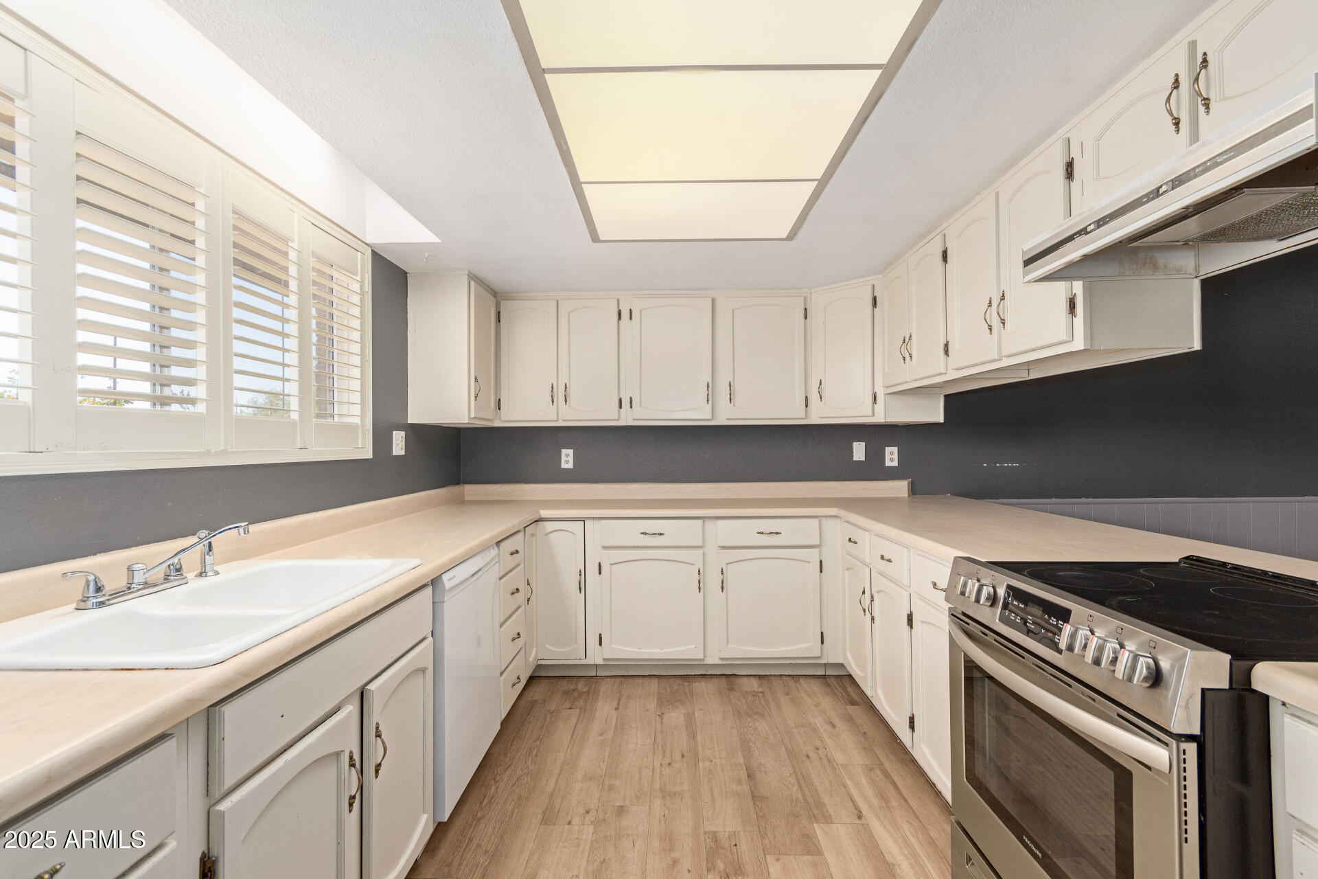 3825 West Royal Palm Road Phoenix, AZ 85051 - Photo 11 of 29 11 - Royal Palm